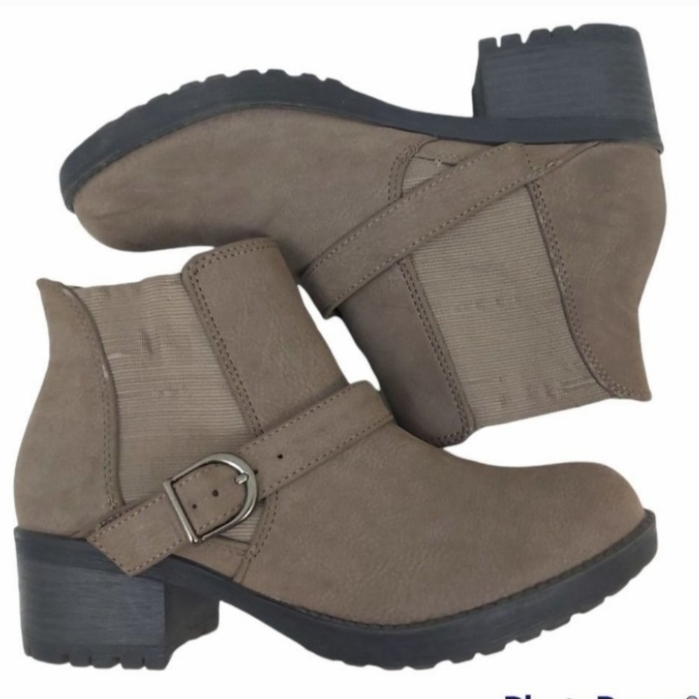 SODA Taupe Buckle Block Heel  Chelsea Ankle Boots sz 8.5